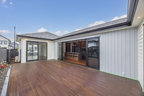Photo of property in 29 Cara Avenue, Kumeu, 0810