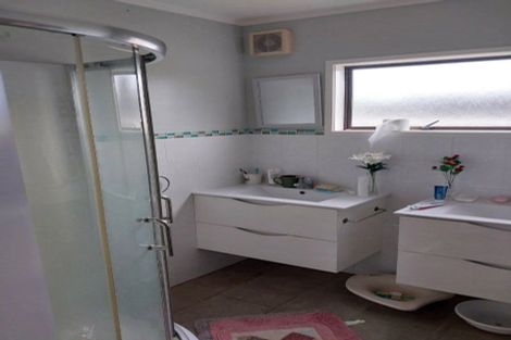 Photo of property in 217a Parkhurst Road, Parakai, 0830