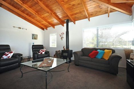 Photo of property in 182 Whangaparaoa Road, Red Beach, 0932