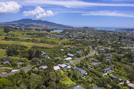 Photo of property in 92 Greenslade Road, Raglan, 3295