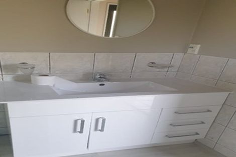 Photo of property in 231 Glengarry Road, Glen Eden, Auckland, 0602