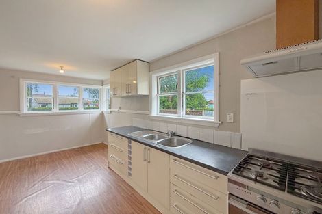 Photo of property in 15 Auburn Avenue, Upper Riccarton, Christchurch, 8041
