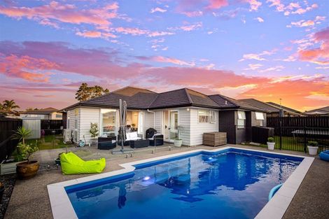 Photo of property in 20 Eric Farley Drive, Kumeu, 0810