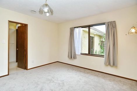 Photo of property in 44b Memorial Avenue, Ilam, Christchurch, 8053