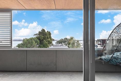 Photo of property in 32 Harbour View Road, Point Chevalier, Auckland, 1022