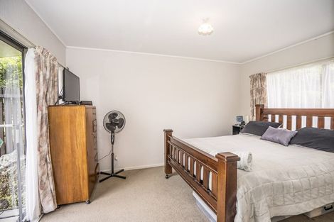 Photo of property in 5 Holyoake Place, Chatswood, Auckland, 0626