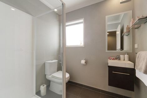 Photo of property in 17 Spinnaker Drive, Te Atatu Peninsula, Auckland, 0610