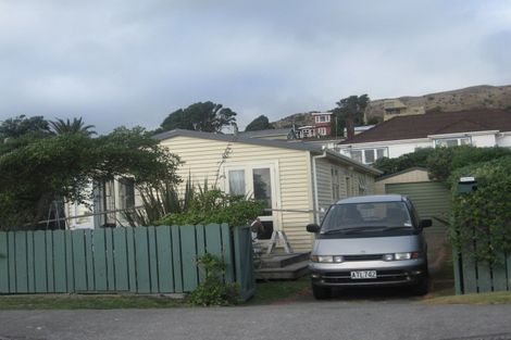Photo of property in 76 The Parade, Paekakariki, 5034