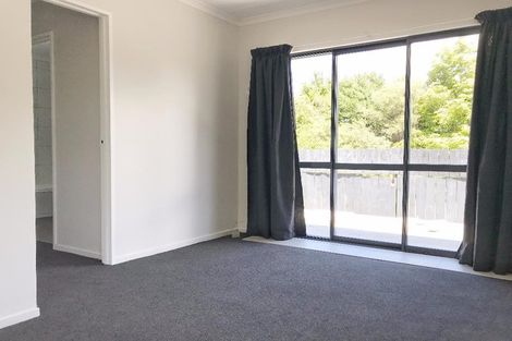 Photo of property in 34 Serwayne Place, Sunnyvale, Auckland, 0612