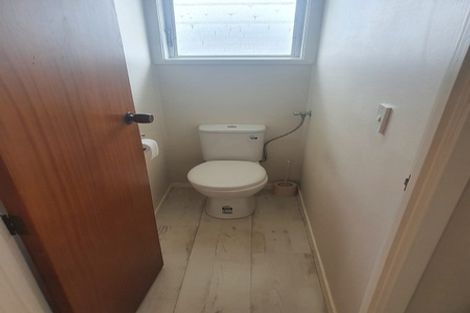 Photo of property in 1/8 Tobruk Crescent, Milford, Auckland, 0620