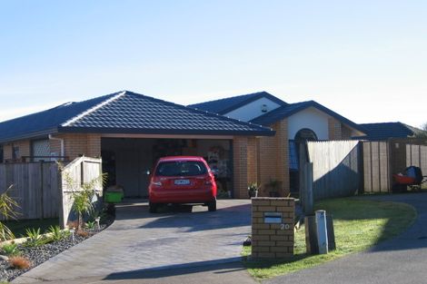 Photo of property in 20 Nephin Place, East Tamaki Heights, Auckland, 2016