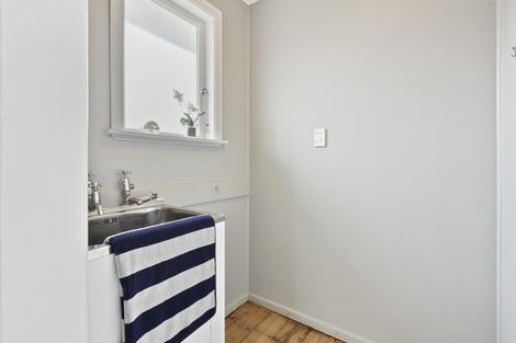 Photo of property in 47 Farquhar Road, Glendene, Auckland, 0602