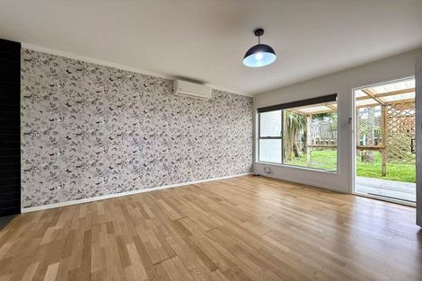 Photo of property in 7/108 West Coast Road, Glen Eden, Auckland, 0602