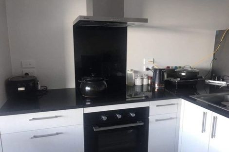 Photo of property in 2 Chiefs Court, Hamilton East, Hamilton, 3216