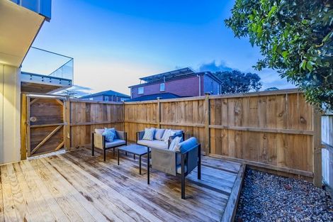 Photo of property in 3c Dawnhaven Drive, Te Atatu Peninsula, Auckland, 0610