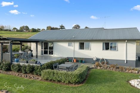 Photo of property in 86 Matakohe Wharf Road, Matakohe, 0593