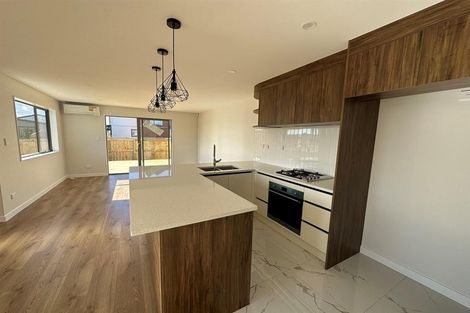 Photo of property in 1 Ope Taua Street, Papakura, 2110