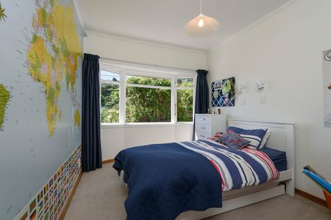 Photo of property in 11 Albemarle Road, Northland, Wellington, 6012