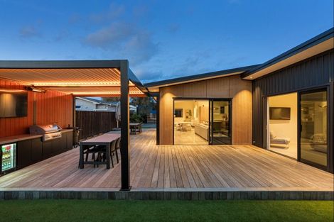 Photo of property in 107 Wattle Place, Whangamata, 3620