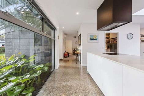 Photo of property in 4 Wentworth Lane, Waiwhakaiho, New Plymouth, 4312