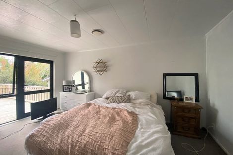 Photo of property in 25 Montana Place, Merrilands, New Plymouth, 4312