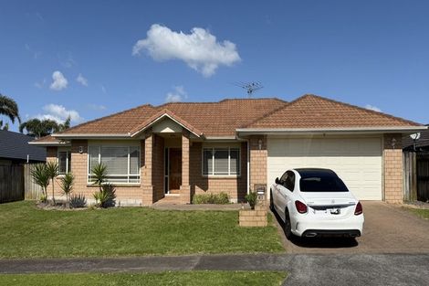 Photo of property in 12 Ballydonegan Rise, East Tamaki, Auckland, 2013