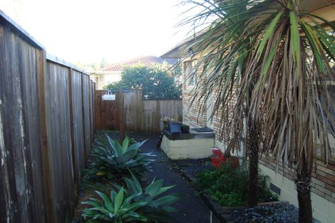 Photo of property in 2/27 Robin Lane, Browns Bay, Auckland, 0630