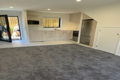 Photo of property in 6/10 Yeovil Road, Te Atatu Peninsula, Auckland, 0610