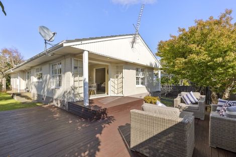 Photo of property in 11 Fielding Crescent, Farm Cove, Auckland, 2012