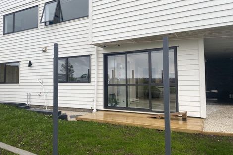 Photo of property in 23 Mcwhirters Farm Lane, Massey, Auckland, 0614