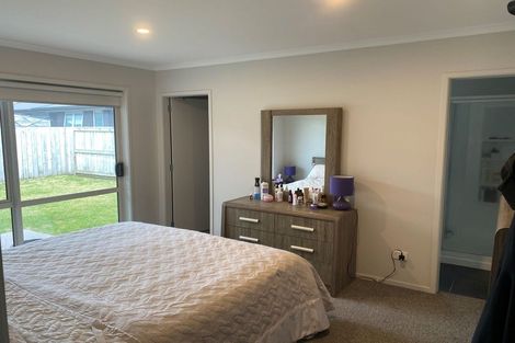 Photo of property in 41 Butterworth Crescent, Papamoa Beach, Papamoa, 3118