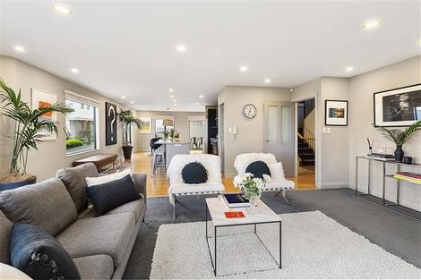 Photo of property in 5 Bunker Way, Strathmore Park, Wellington, 6022