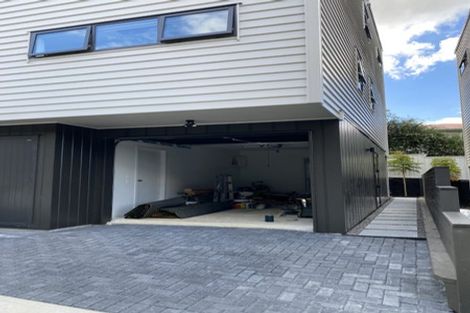 Photo of property in 32d Potter Avenue, Northcote, Auckland, 0627