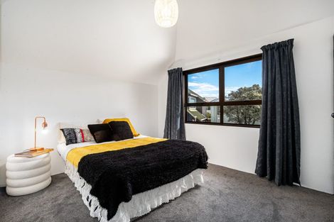 Photo of property in 11 Tamahine Street, Maupuia, Wellington, 6022