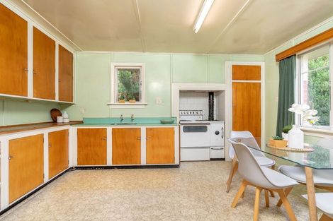 Photo of property in 32 Kaikorai Valley Road, Kaikorai, Dunedin, 9010