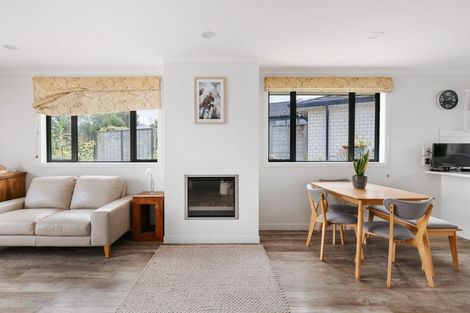 Photo of property in Waterview Estate, 8/4 Greystone Place, Omokoroa, 3114