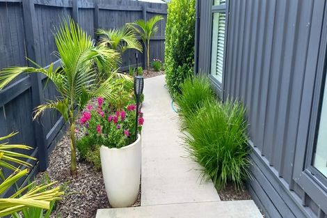 Photo of property in 2 Meenas Place, Cable Bay, 0420