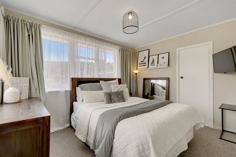 Photo of property in 70 Champion Street, Cannons Creek, Porirua, 5024