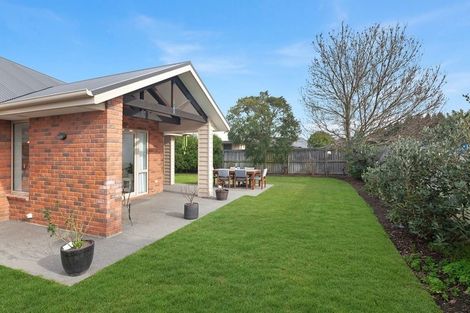 Photo of property in 43 Ruahine Place, Parklands, Christchurch, 8083