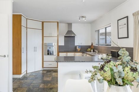 Photo of property in 1/218 Centreway Road, Orewa, 0931