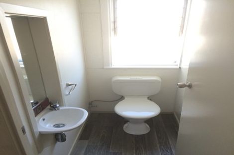 Photo of property in 30a Tramway Road, Beach Haven, Auckland, 0626