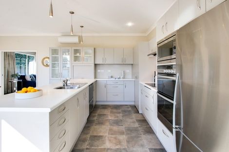 Photo of property in 302 Nottingley Road, Frimley, Hastings, 4120