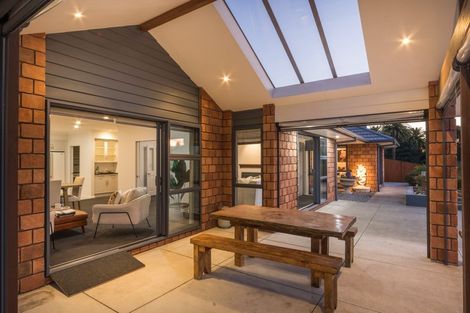 Photo of property in 30 Grand Oaks Drive, Awapuni, Palmerston North, 4412