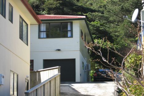 Photo of property in 154 Parkvale Road, Karori, Wellington, 6012