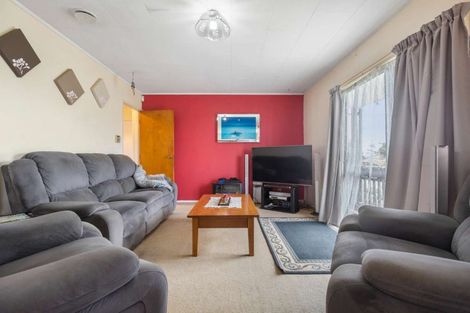 Photo of property in 20 Bundena Place, Clendon Park, Auckland, 2103