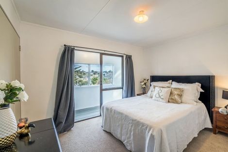 Photo of property in 2/7 Matipo Road, Te Atatu Peninsula, Auckland, 0610