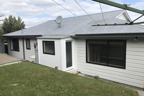 Photo of property in 6 Oakleigh Street, Maungaraki, Lower Hutt, 5010