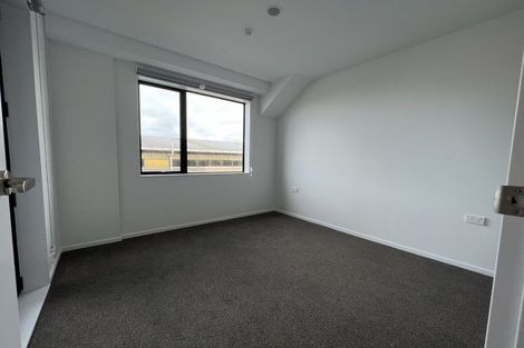 Photo of property in 107/28c Eileen Newey Place, Henderson, Auckland, 0612