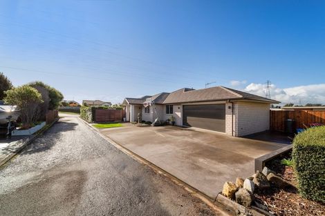 Photo of property in 21 Heta Road, Highlands Park, New Plymouth, 4312