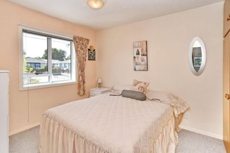 Photo of property in 22 Prestons Road, Redwood, Christchurch, 8051